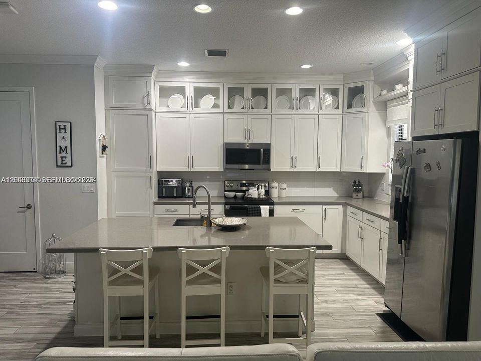 For Rent: $3,750 (3 beds, 2 baths, 1692 Square Feet)