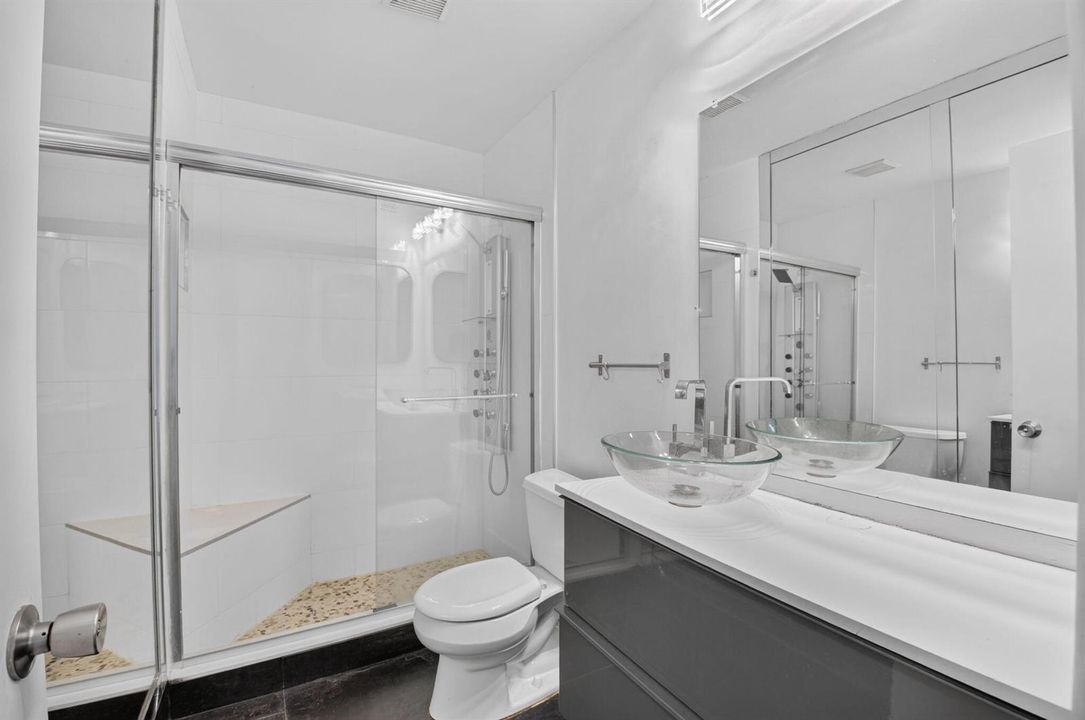 2nd Bathroom