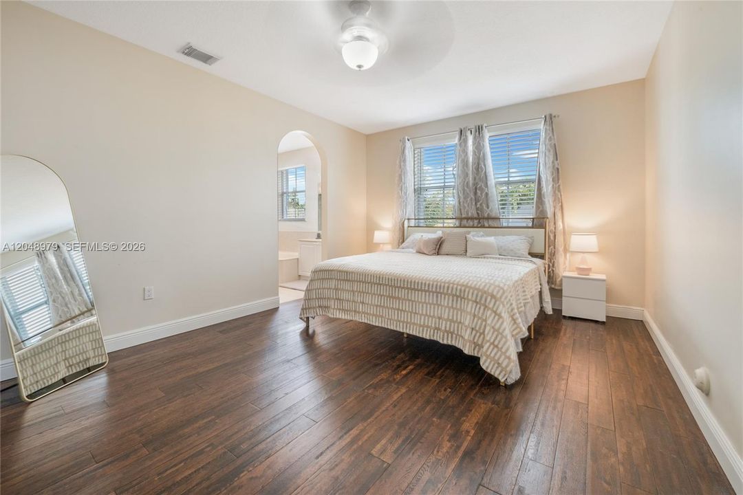 For Rent: $4,800 (5 beds, 3 baths, 2598 Square Feet)