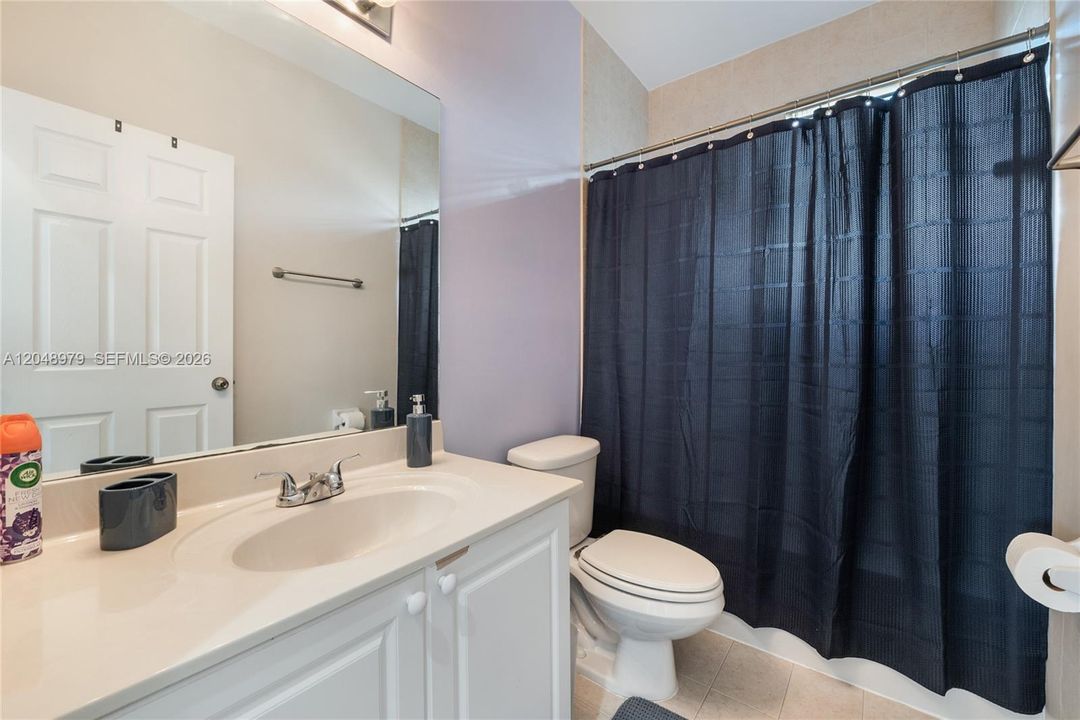 For Rent: $4,800 (5 beds, 3 baths, 2598 Square Feet)