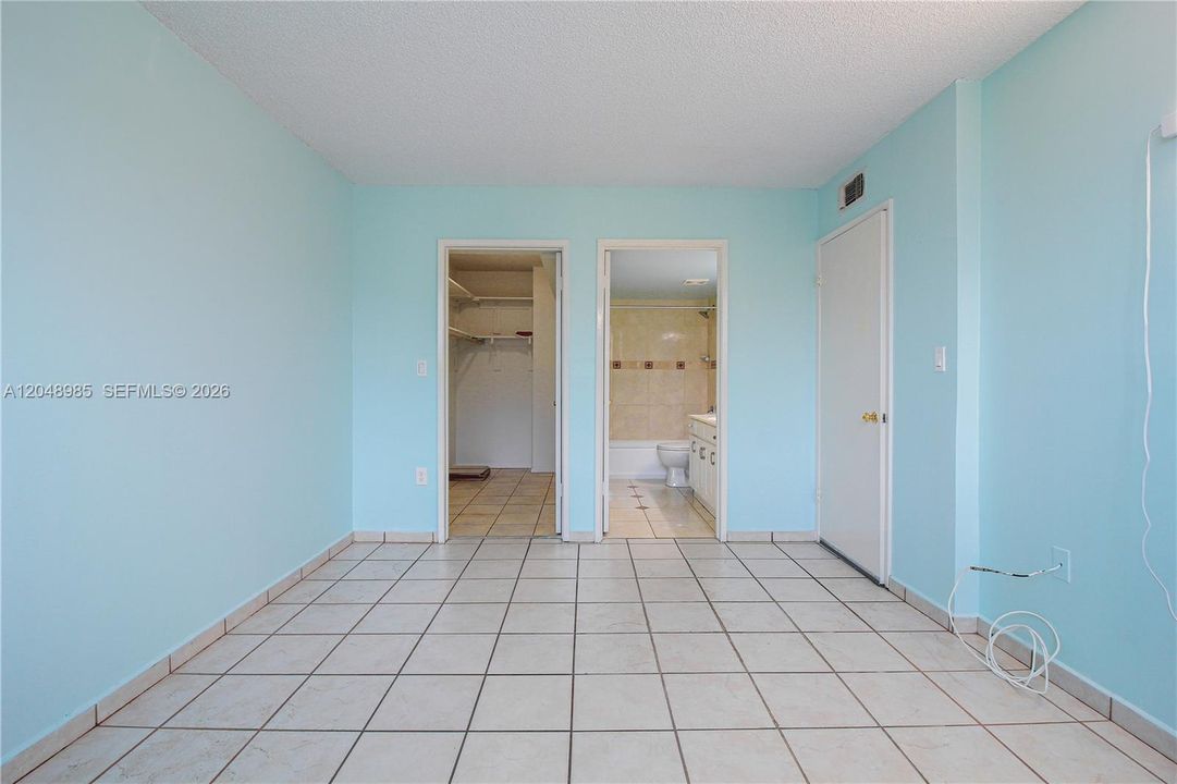 В аренду: $2,200 (2 спален, 2 ванн, 960 Квадратных фут)