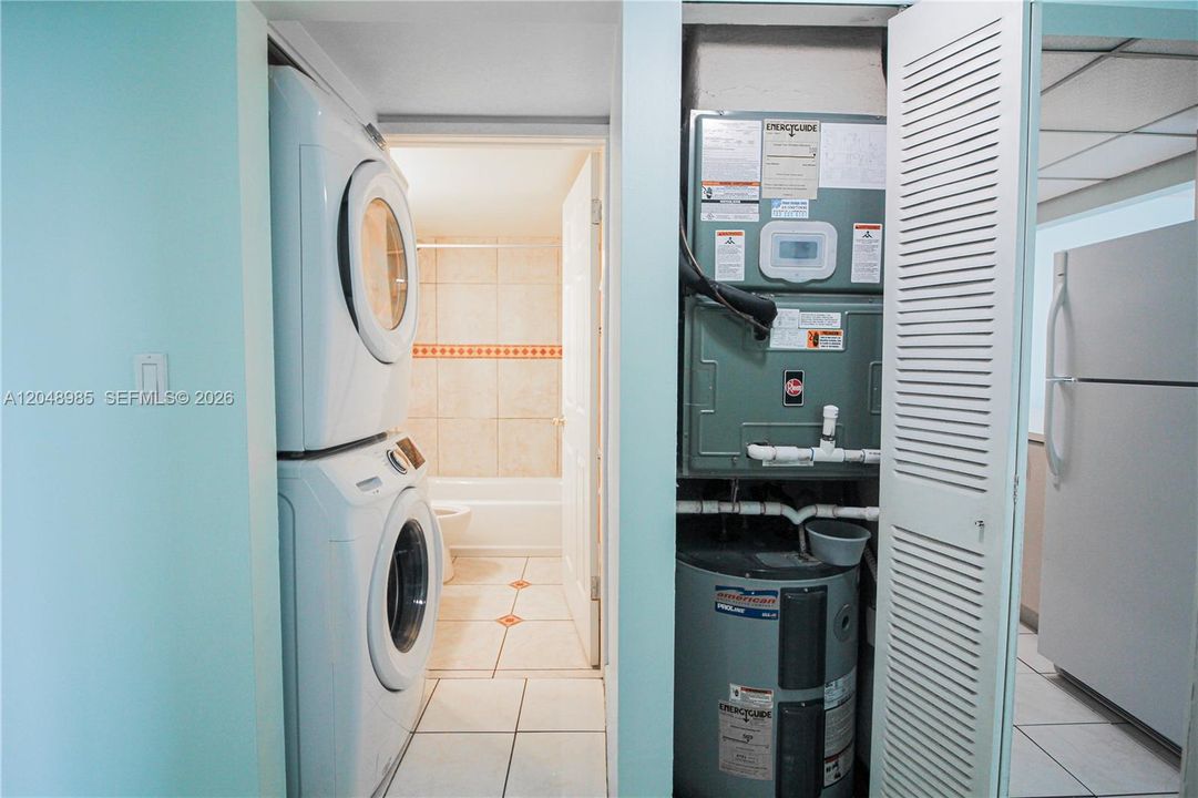В аренду: $2,200 (2 спален, 2 ванн, 960 Квадратных фут)