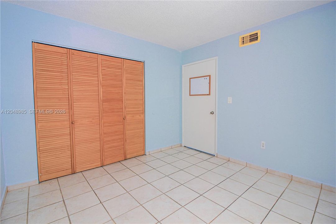 В аренду: $2,200 (2 спален, 2 ванн, 960 Квадратных фут)