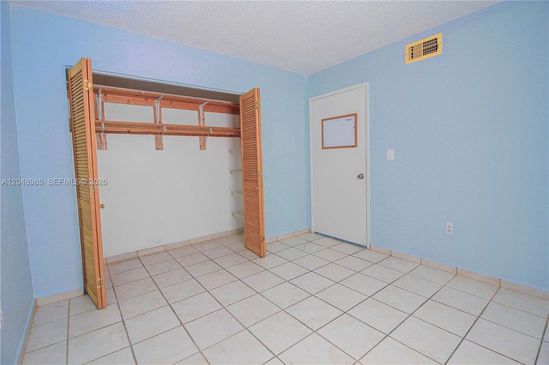 В аренду: $2,200 (2 спален, 2 ванн, 960 Квадратных фут)