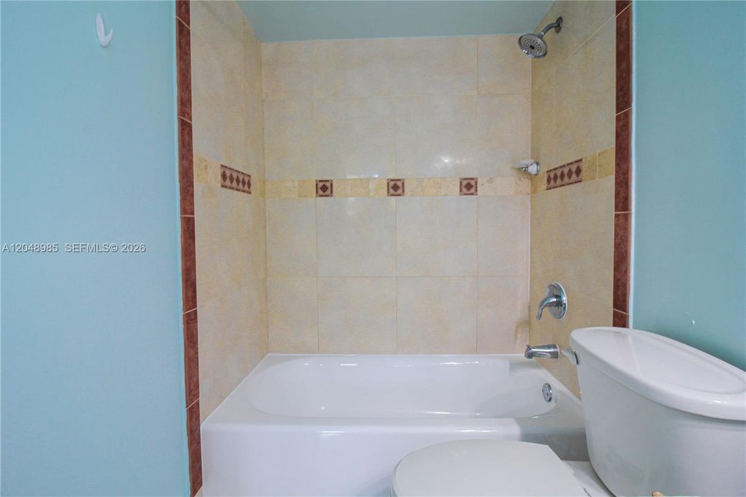 В аренду: $2,200 (2 спален, 2 ванн, 960 Квадратных фут)