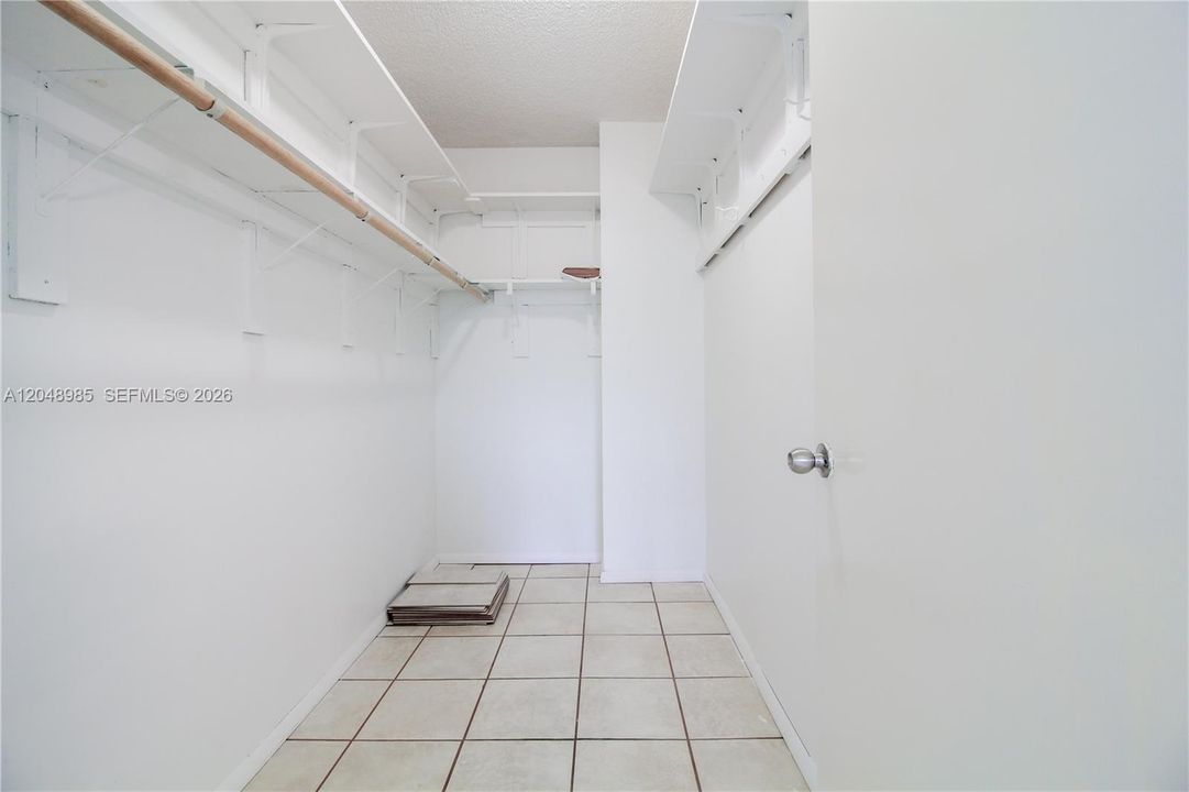 В аренду: $2,200 (2 спален, 2 ванн, 960 Квадратных фут)