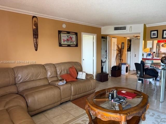 For Rent: $1,700 (1 beds, 1 baths, 783 Square Feet)