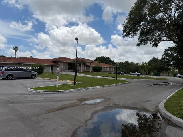 For Rent: $1,700 (1 beds, 1 baths, 783 Square Feet)