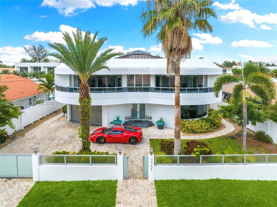 En Renta: $28,000 (6 camas, 6 baños, 4153 Pies cuadrados)