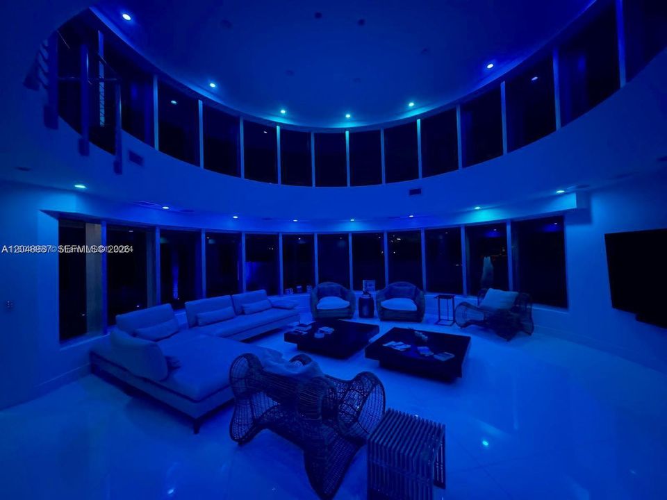 En Renta: $28,000 (6 camas, 6 baños, 4153 Pies cuadrados)