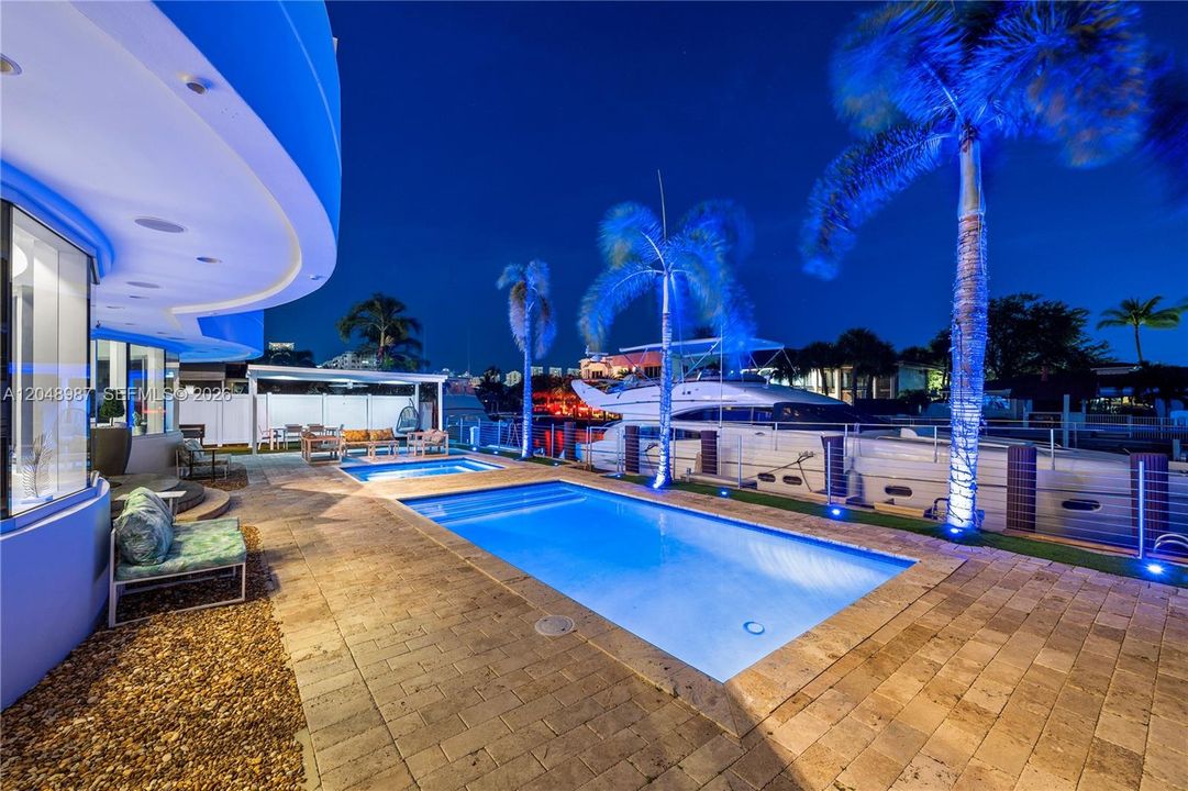 En Renta: $28,000 (6 camas, 6 baños, 4153 Pies cuadrados)