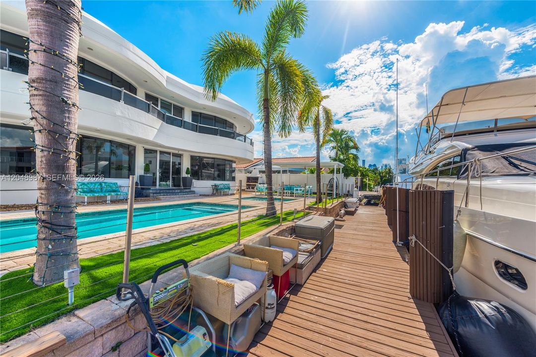 En Renta: $28,000 (6 camas, 6 baños, 4153 Pies cuadrados)