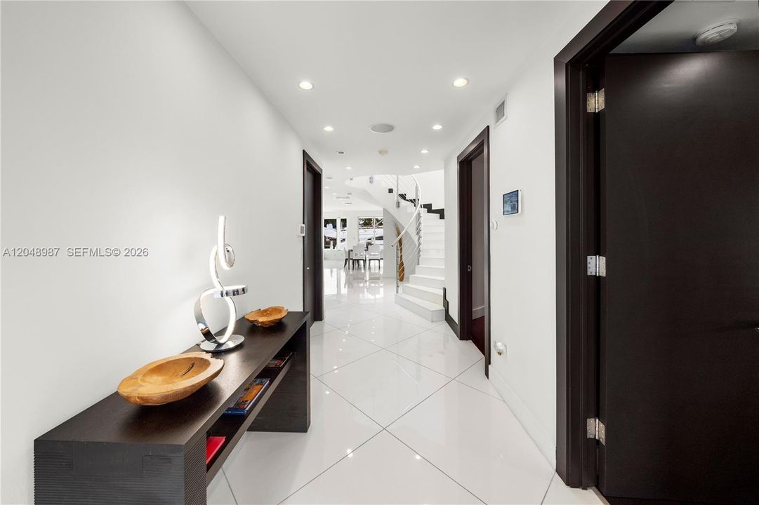En Renta: $28,000 (6 camas, 6 baños, 4153 Pies cuadrados)