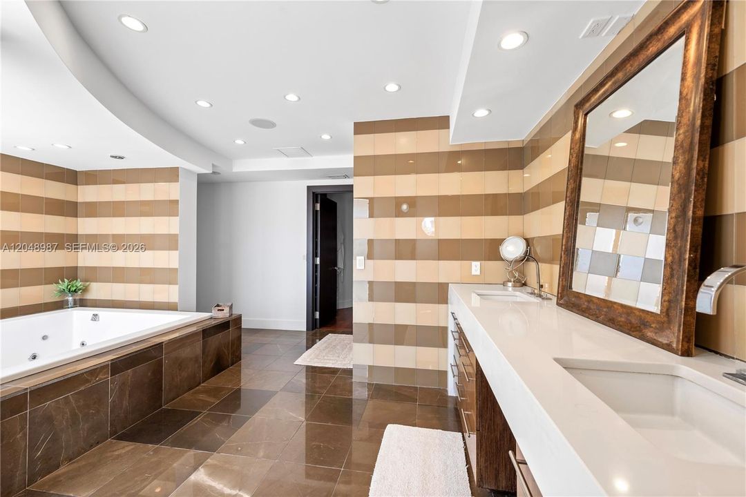 En Renta: $28,000 (6 camas, 6 baños, 4153 Pies cuadrados)