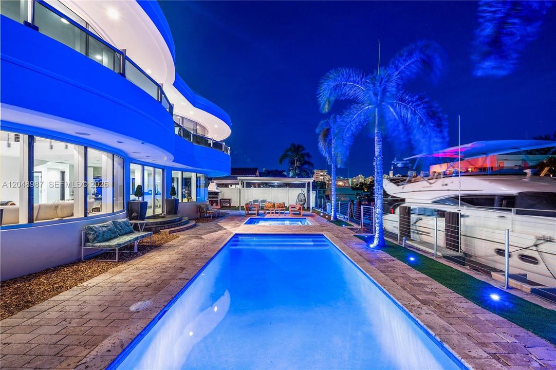 En Renta: $28,000 (6 camas, 6 baños, 4153 Pies cuadrados)
