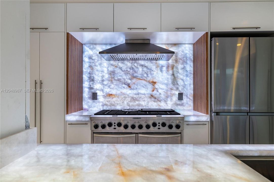 En Renta: $28,000 (6 camas, 6 baños, 4153 Pies cuadrados)