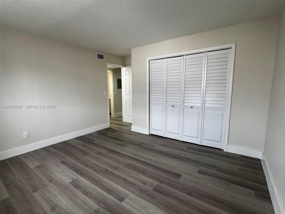 For Rent: $2,300 (2 beds, 1 baths, 750 Square Feet)