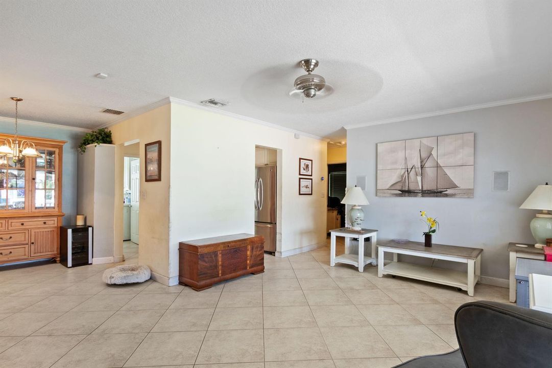 6-web-or-mls-349-sw-14th-ct
