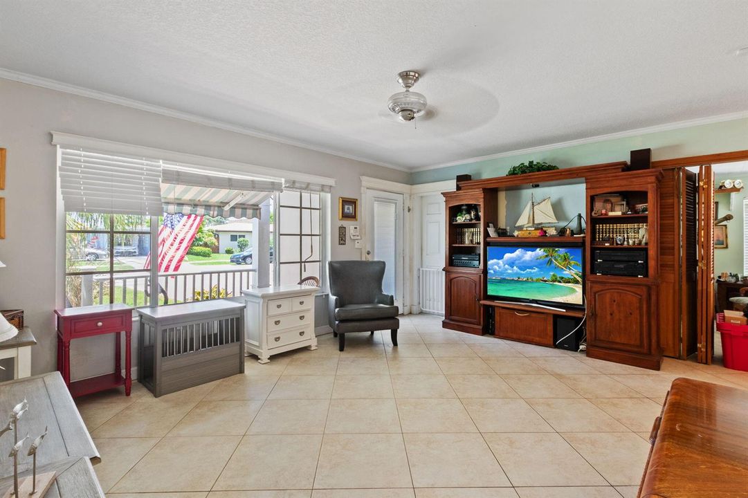5-web-or-mls-349-sw-14th-ct