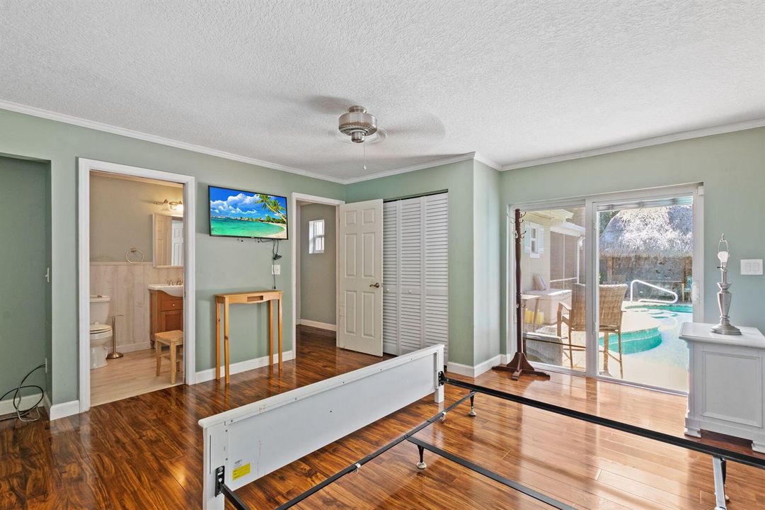 14-web-or-mls-349-sw-14th-ct