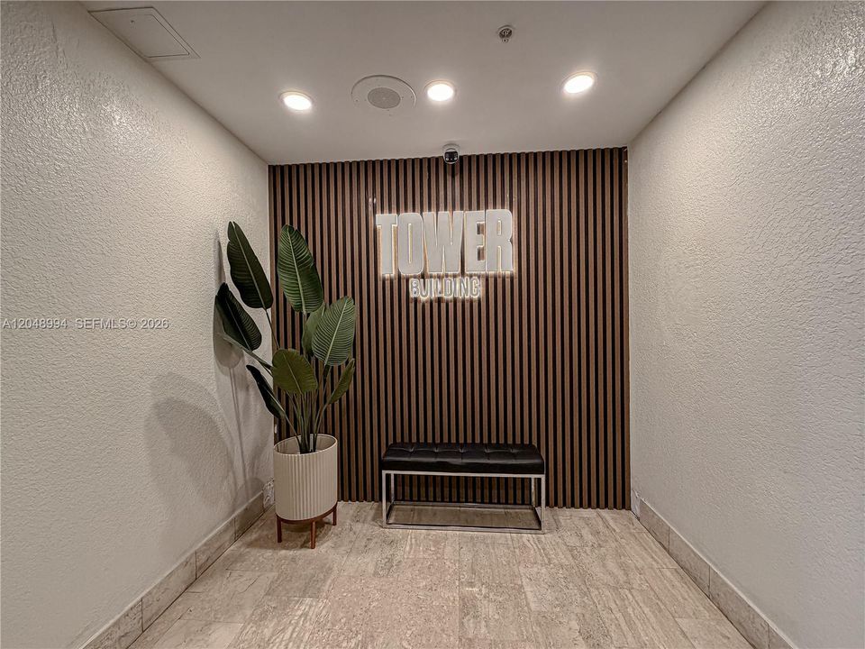For Sale: $253,900 (2 beds, 2 baths, 1268 Square Feet)