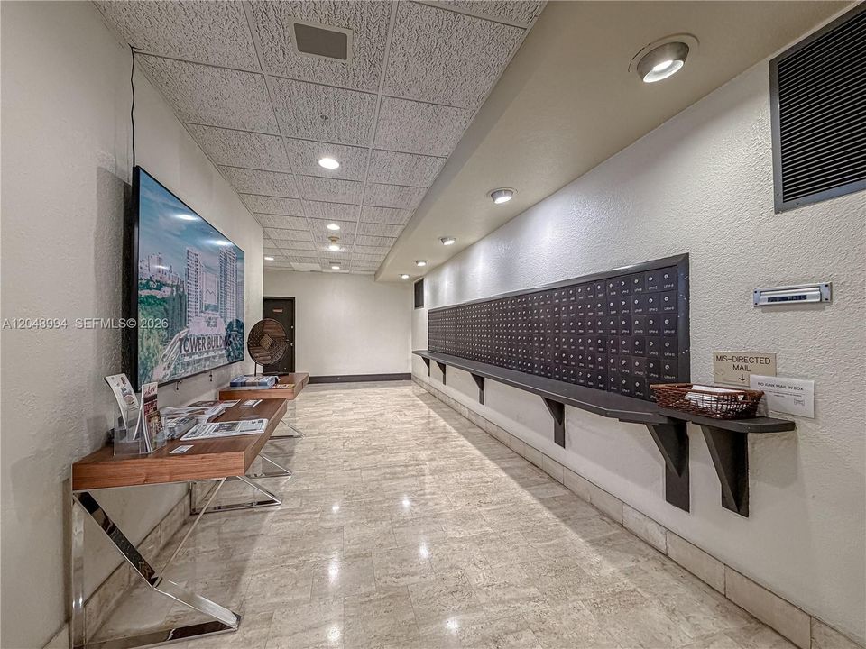 For Sale: $253,900 (2 beds, 2 baths, 1268 Square Feet)
