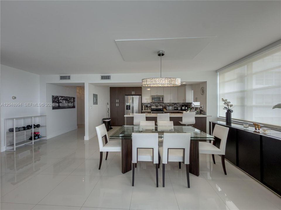 For Sale: $253,900 (2 beds, 2 baths, 1268 Square Feet)