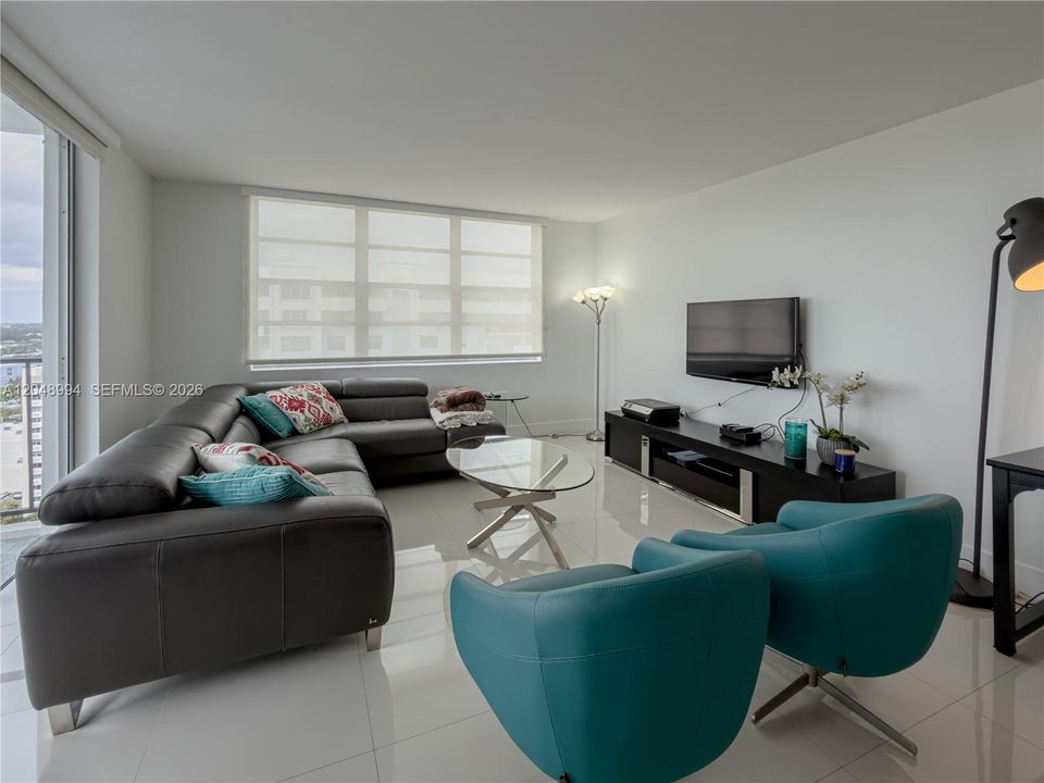 For Sale: $253,900 (2 beds, 2 baths, 1268 Square Feet)