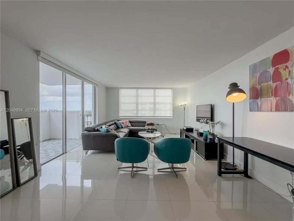 For Sale: $253,900 (2 beds, 2 baths, 1268 Square Feet)