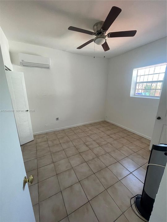 For Rent: $1,400 (1 beds, 1 baths, 2099 Square Feet)