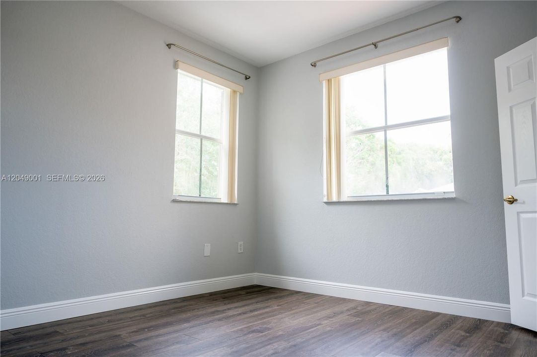 For Rent: $2,975 (3 beds, 2 baths, 1452 Square Feet)