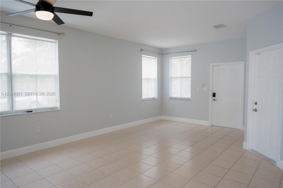 For Rent: $2,975 (3 beds, 2 baths, 1452 Square Feet)
