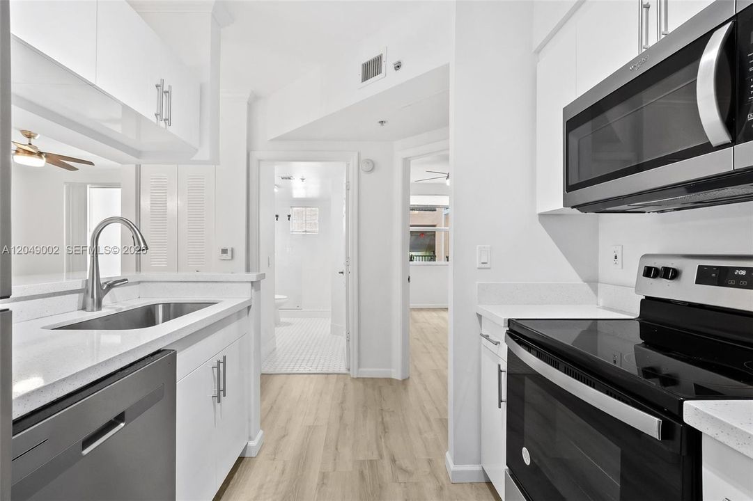 For Rent: $2,300 (1 beds, 1 baths, 673 Square Feet)