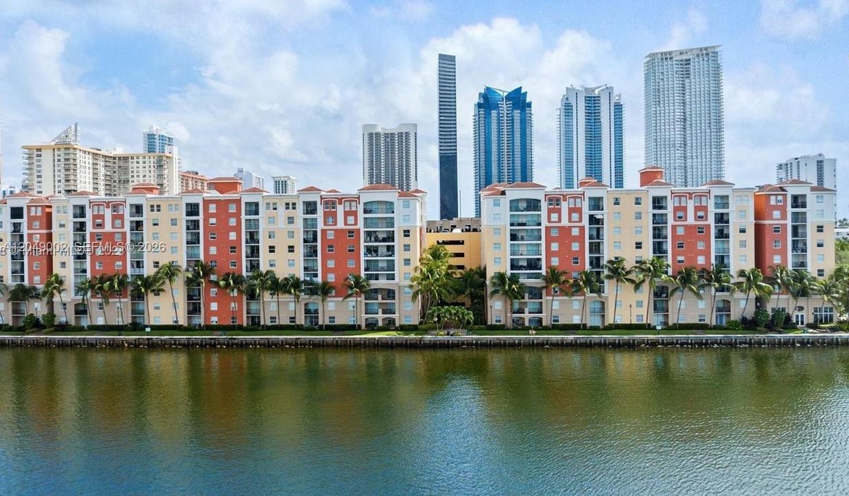For Rent: $2,300 (1 beds, 1 baths, 673 Square Feet)