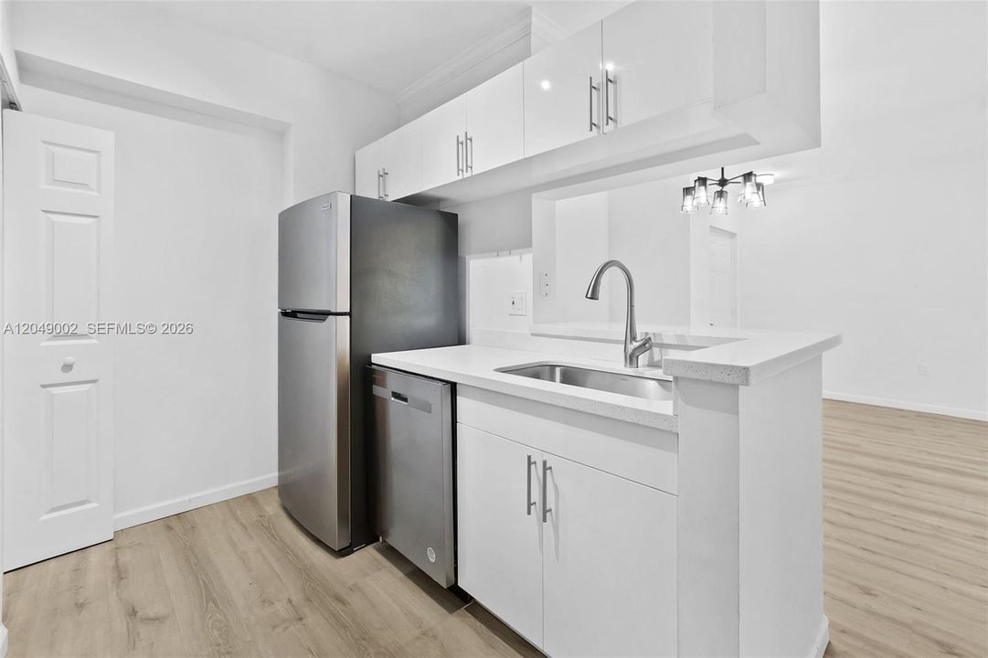 For Rent: $2,300 (1 beds, 1 baths, 673 Square Feet)
