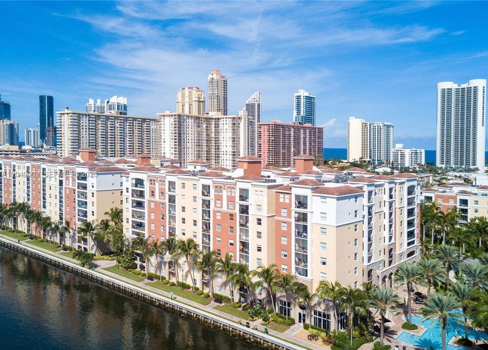For Rent: $2,300 (1 beds, 1 baths, 673 Square Feet)