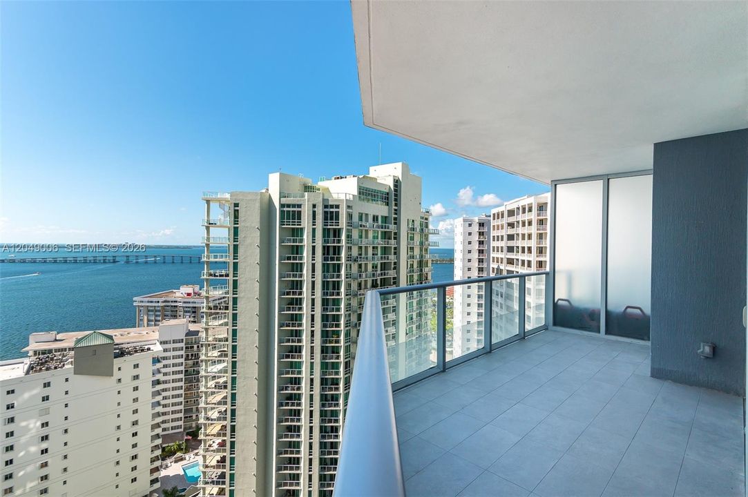 For Rent: $6,300 (2 beds, 2 baths, 997 Square Feet)