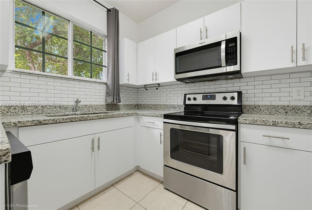 For Rent: $2,100 (3 beds, 2 baths, 1194 Square Feet)