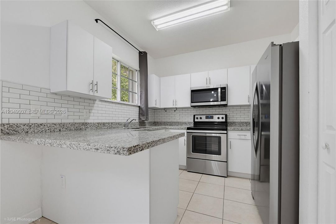 For Rent: $2,100 (3 beds, 2 baths, 1194 Square Feet)