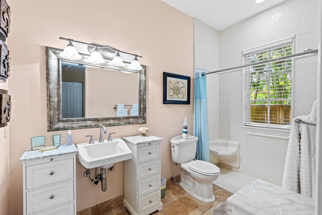BATHROOM_1