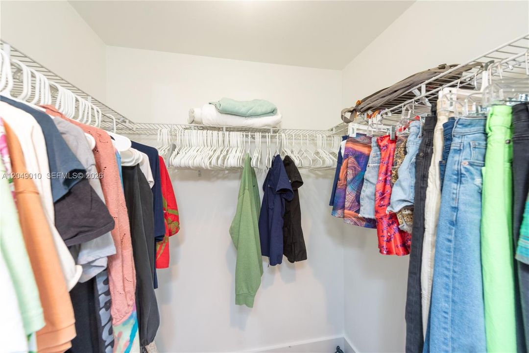 For Rent: $4,200 (2 beds, 2 baths, 1006 Square Feet)