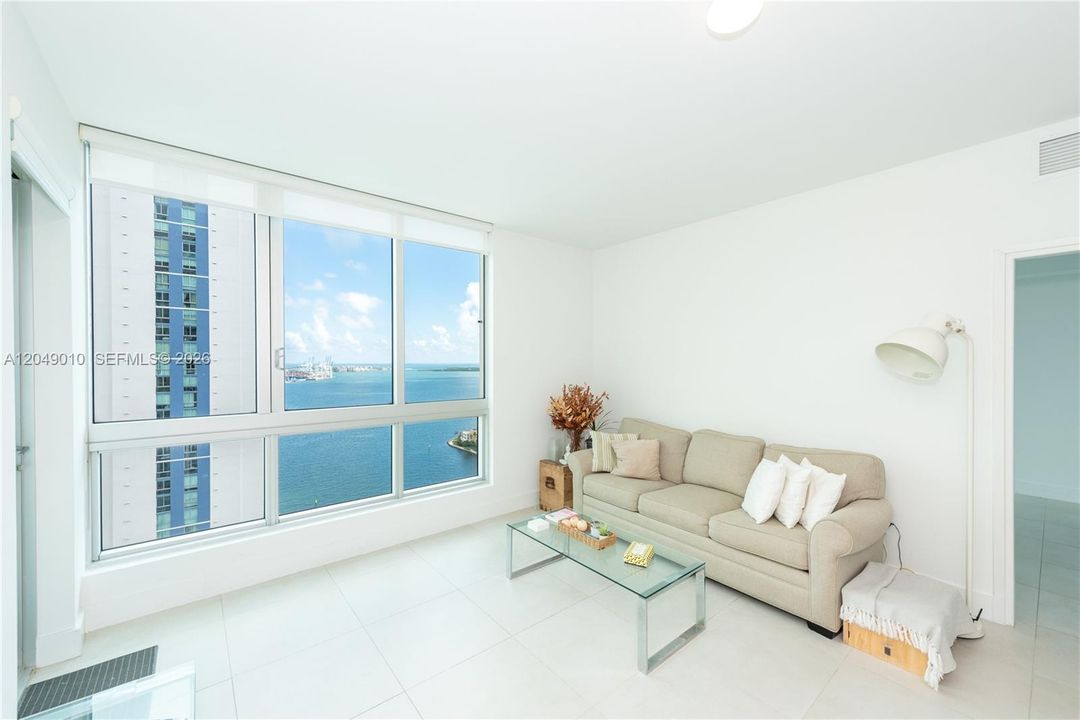 For Rent: $4,200 (2 beds, 2 baths, 1006 Square Feet)