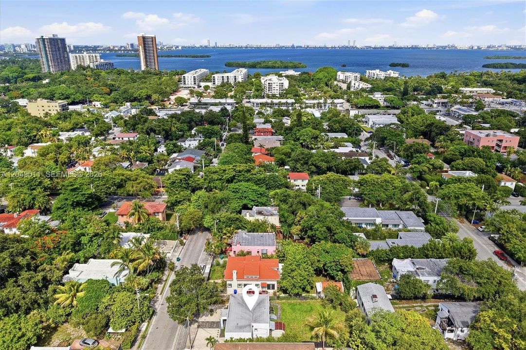 En Venta: $799,000 (2 camas, 2 baños, 1024 Pies cuadrados)