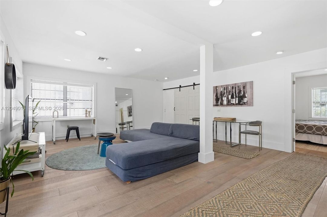 En Venta: $799,000 (2 camas, 2 baños, 1024 Pies cuadrados)