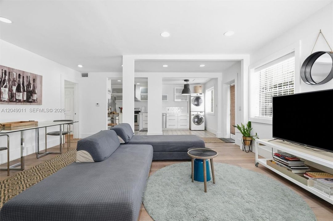 En Venta: $799,000 (2 camas, 2 baños, 1024 Pies cuadrados)