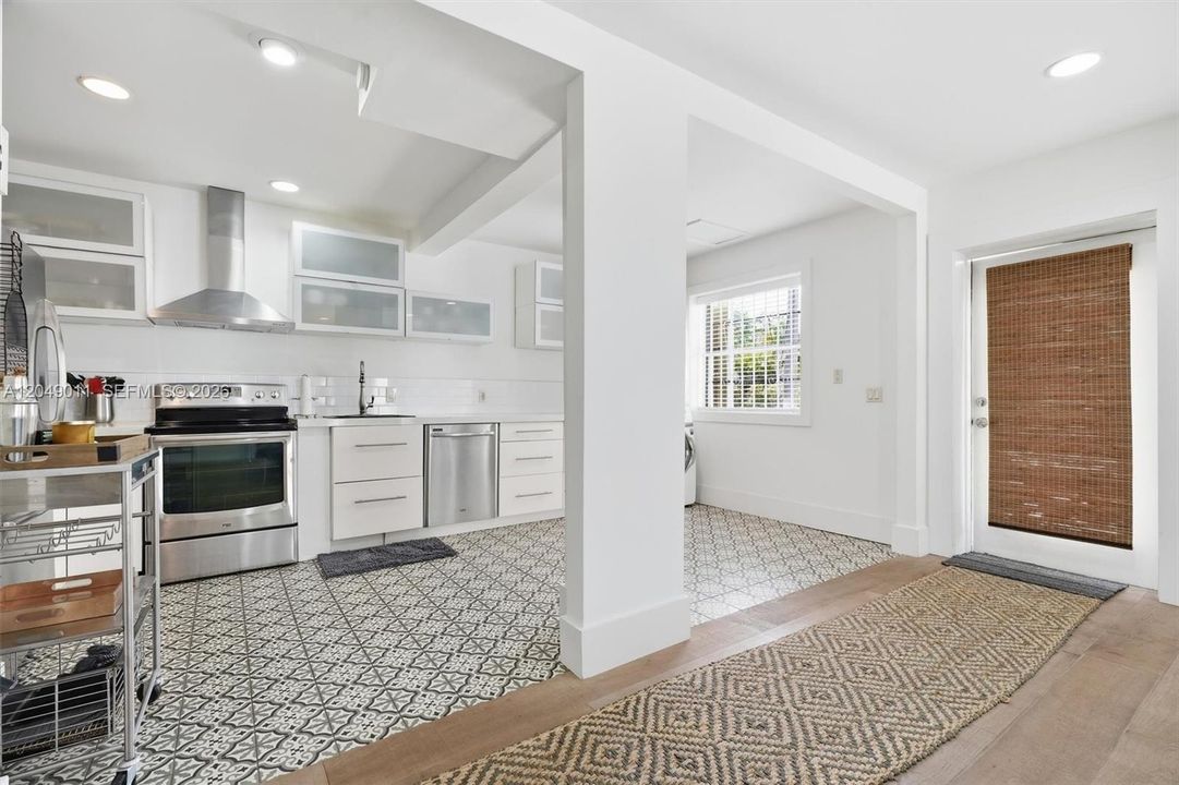 En Venta: $799,000 (2 camas, 2 baños, 1024 Pies cuadrados)