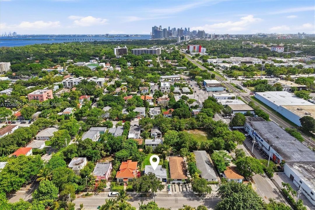 En Venta: $799,000 (2 camas, 2 baños, 1024 Pies cuadrados)