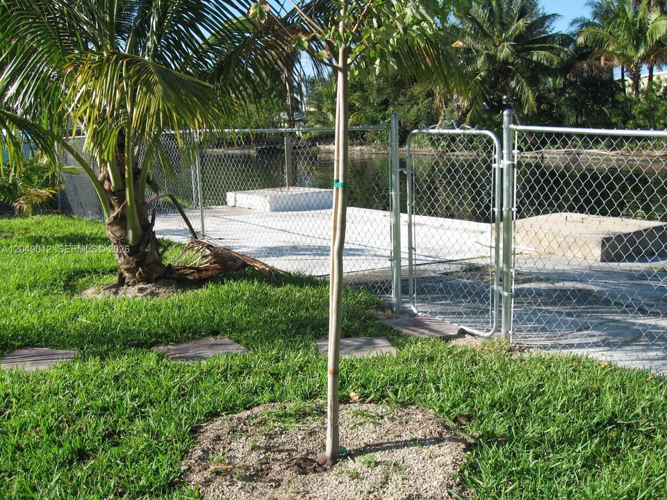 For Rent: $3,400 (4 beds, 2 baths, 1280 Square Feet)