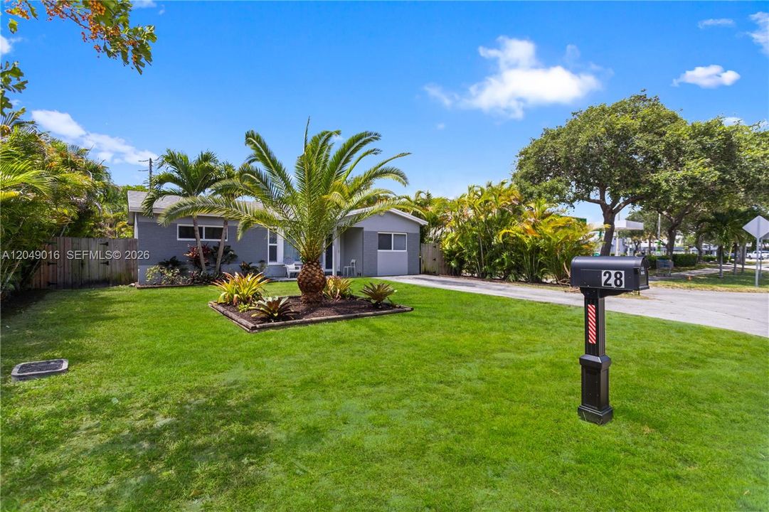For Sale: $550,000 (3 beds, 2 baths, 1380 Square Feet)