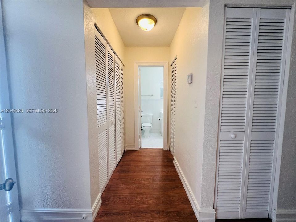 For Rent: $1,850 (1 beds, 1 baths, 752 Square Feet)